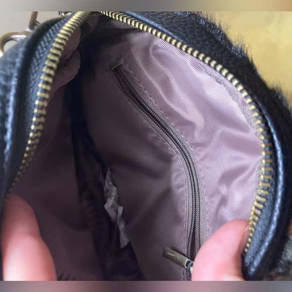 GBG Los Angeles Black purse NWOT chain strap faux fur on one side - Picture 3 of 5